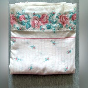 Vintage Full/Double Size Flat Sheet White w/Pink Roses Rose Buds Pink Stripes